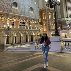 Meet your Posher, Nicolina